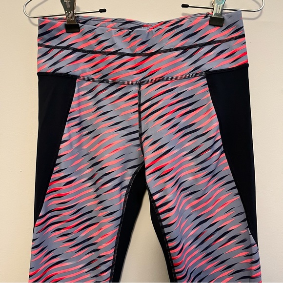 Athleta Electra Sonar 7/8 Workout Leggings Navy blue and Pink Mesh Detail Size S - Picture 4 of 13